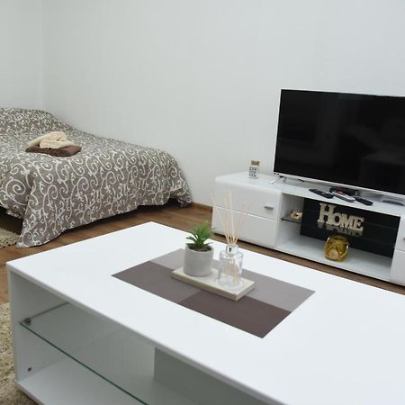 Apartmani Sofronic Loznica 1 Екстер'єр фото