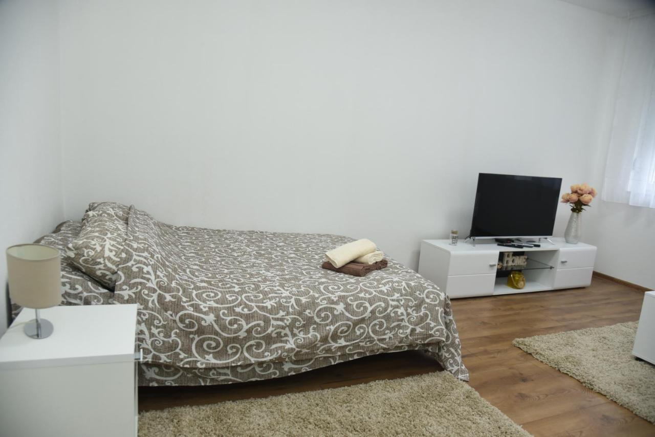 Apartmani Sofronic Loznica 1 Екстер'єр фото
