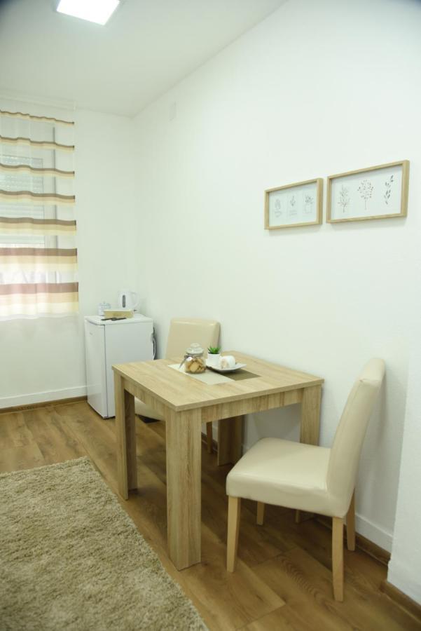 Apartmani Sofronic Loznica 1 Екстер'єр фото