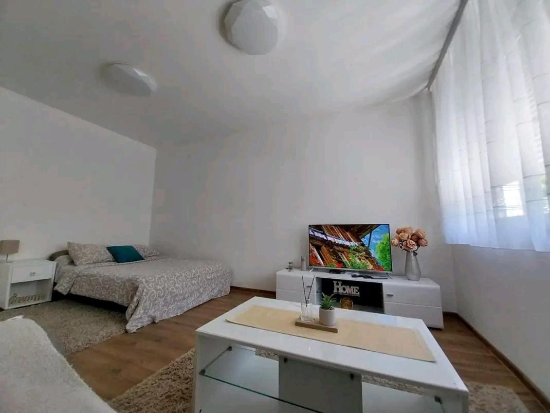 Apartmani Sofronic Loznica 1 Екстер'єр фото