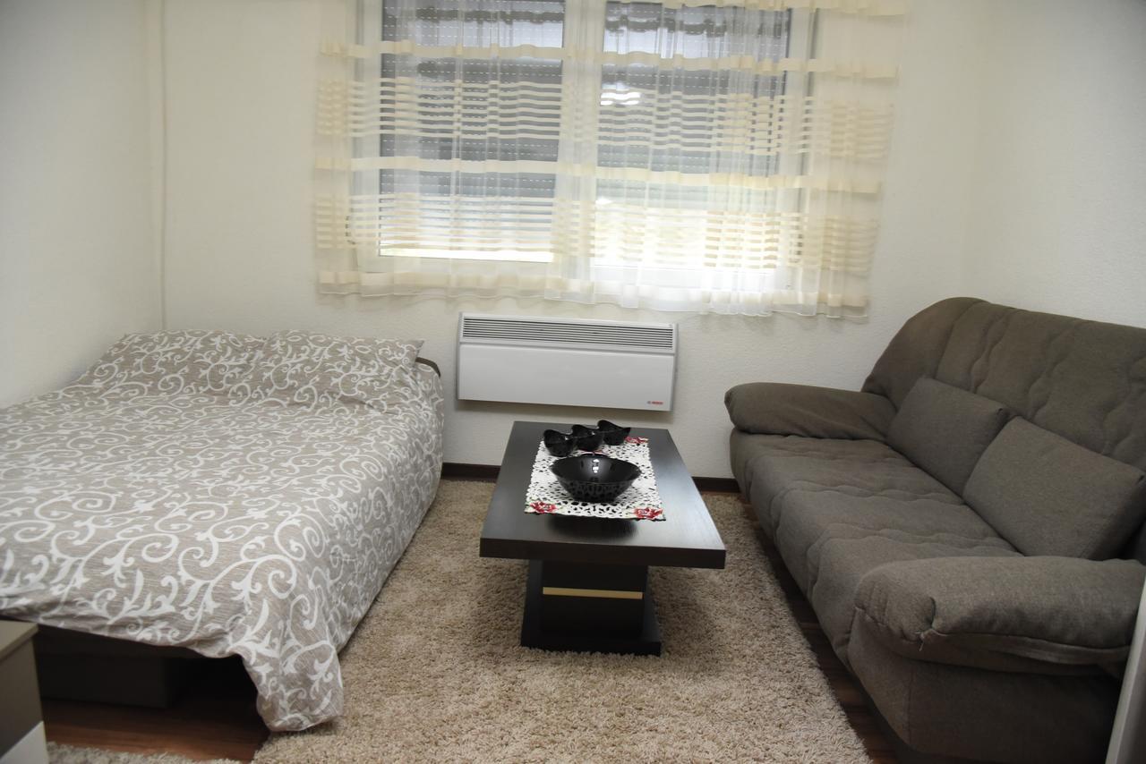 Apartmani Sofronic Loznica 1 Екстер'єр фото